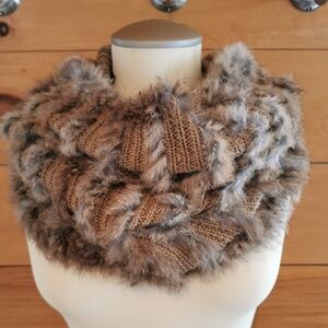 Danier Knit and Fur Snood/ infinity scarf